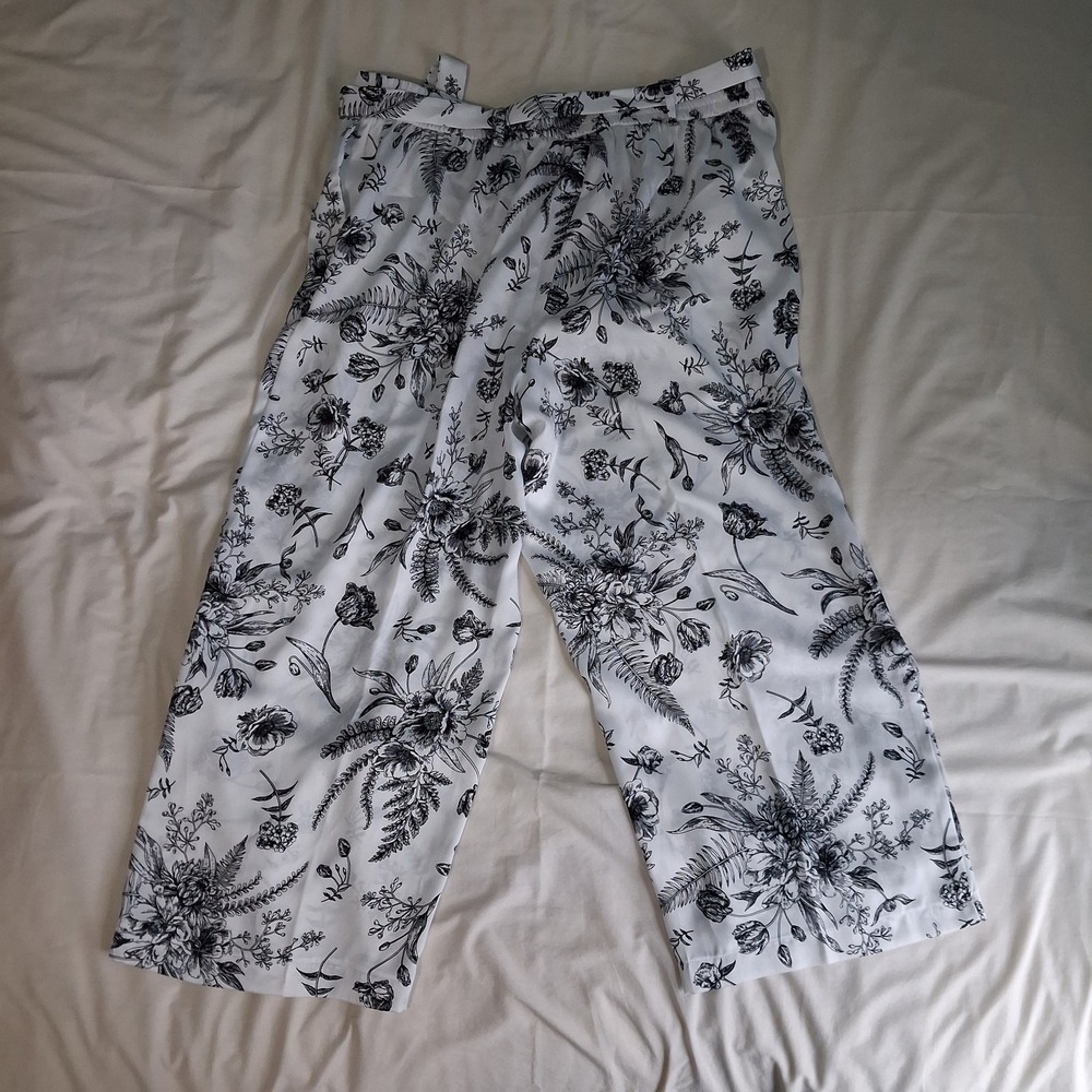 Talbots Cropped Wide Leg Satin Belted Pullon Pants Size PXL  White Black Floral - Picture 9 of 13